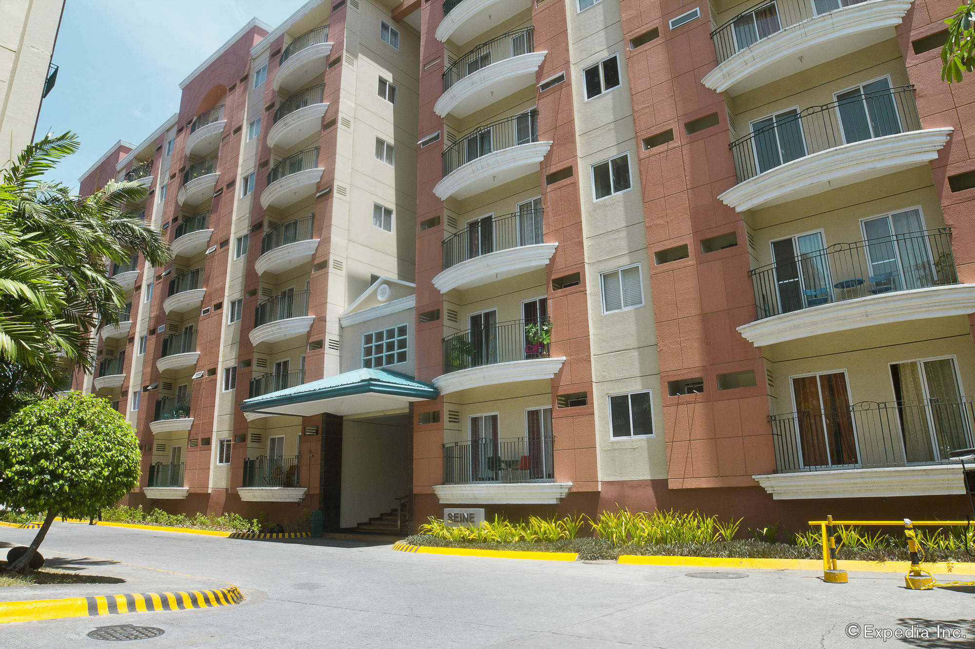 Airport Apartments Manila Paranaque City Экстерьер фото